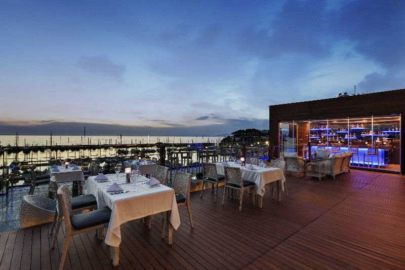 Hotel Doubletree By Hilton Kusadası