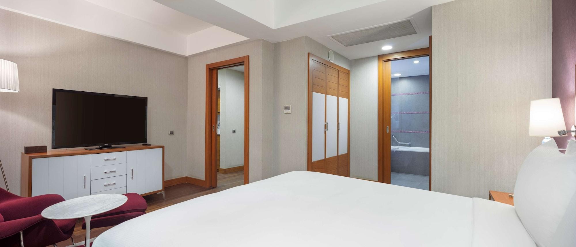Doubletree By Hilton Kusadası